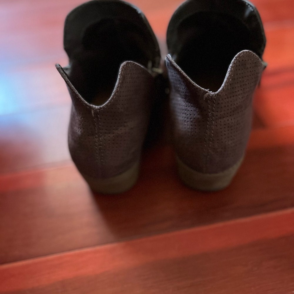 Boots - Picture 6 of 6